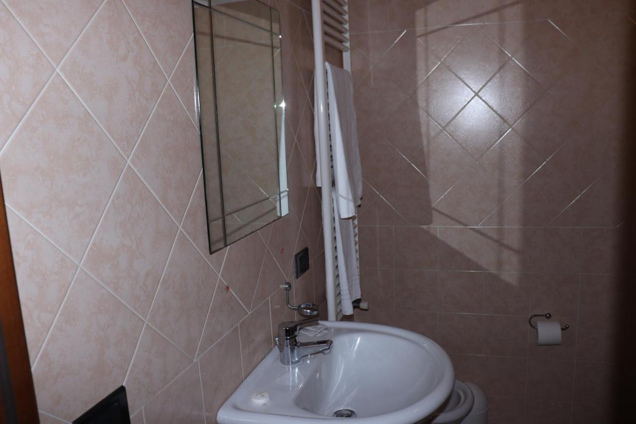 Le Camere Dell'Ancora Monzambano Dış mekan fotoğraf